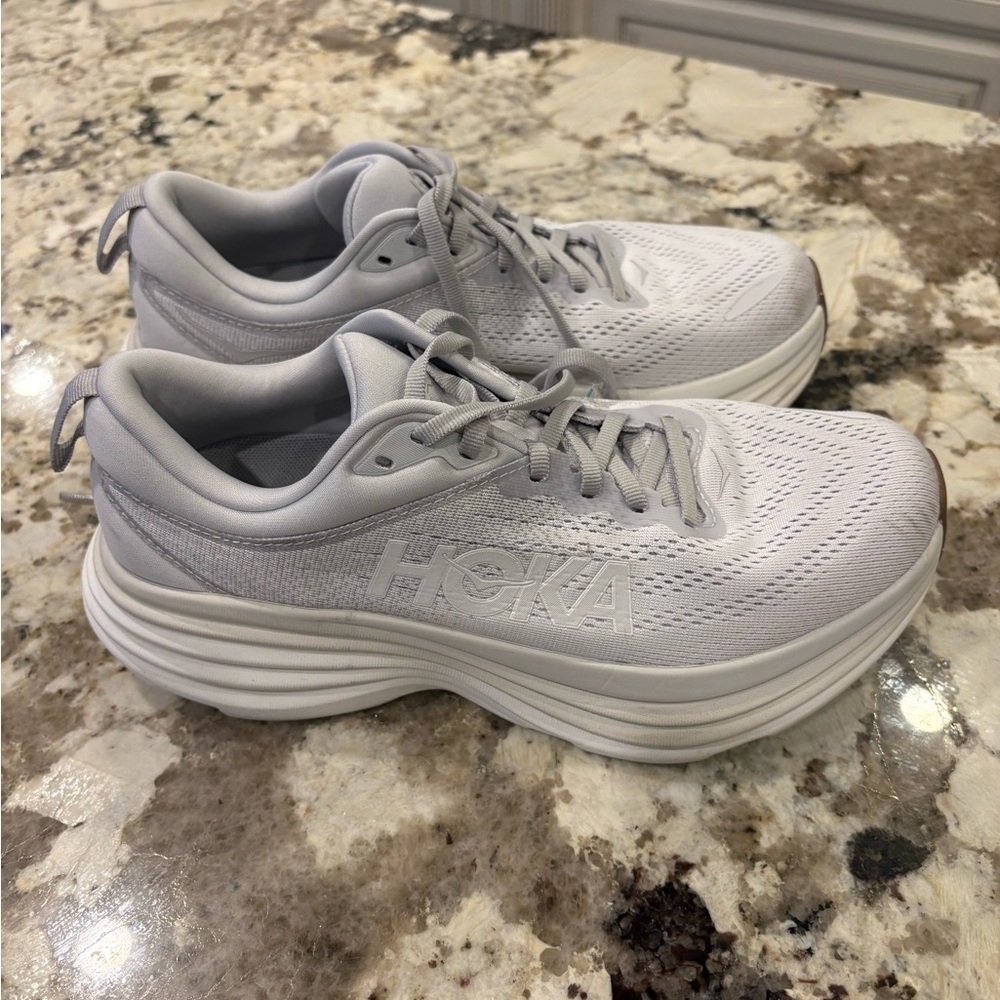 Excellent Used Condition Women’s Hoka Bondi 
Size 8